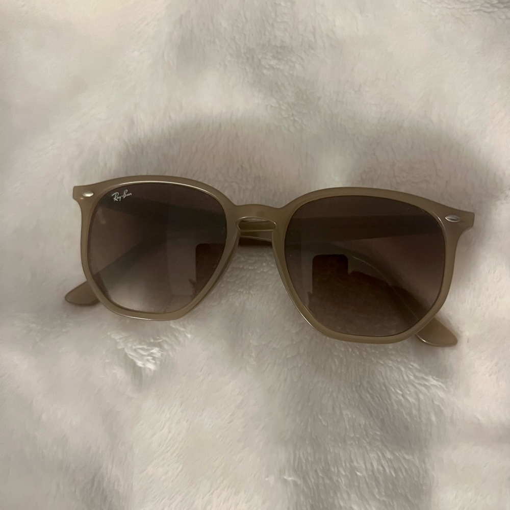 Ray Ban Unisex Beige RB4306/ frame color: beige lens color: brown